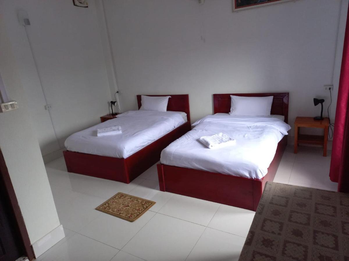 Sipanya Guesthouse Muang Phônsavan Exterior foto